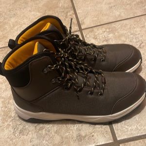 Brand new winter boots!!